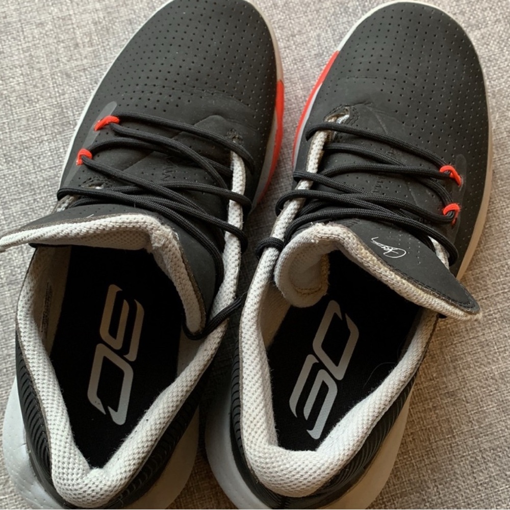 Steph Curry Under Armour size 6 youth excellent condition sneakers - Picture 6 of 7